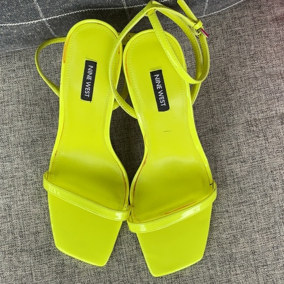 Nine West Yellow Stiletto Heels Size 9M - Picture 5 of 5